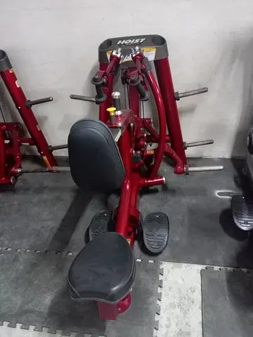 Hoist Commercial  Strength Machine