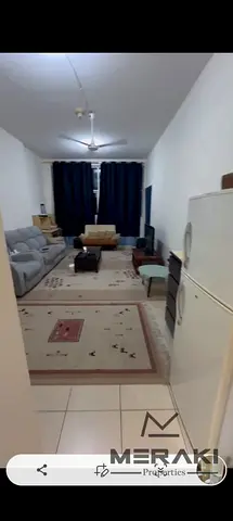 غرفه وصاله في ابراج عجمان وان بسعر لقطه كاش مساحه مميزة وسعر مميز في مكان تحفه في قلب عجمان مع باركنج قريب من جميع الخدمات .