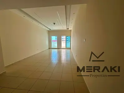غرفه وصاله في ابراج عجمان وان بسعر لقطه كاش مساحه مميزة وسعر مميز في مكان تحفه في قلب عجمان مع باركنج قريب من جميع الخدمات .