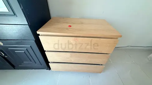 Light wood 3-drawer chest / dresser in good condition