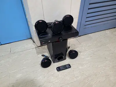 LG 5.1ch (Bluetooth, Aux in) Home Theatre Sound System in excellent working condition