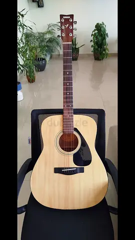 Yamaha Acoustic Guitar - Dreadnought, Natural Finish, With Cover