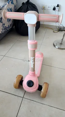 Lightly used Baybee pink toddler ride-on scooter (3-wheel)