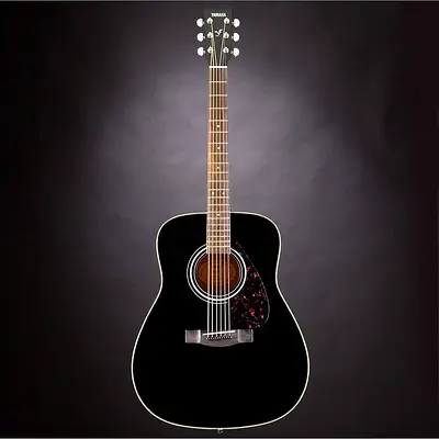 Yamaha F370 Acoustic Folk Guitar with case included - Black (Like new)