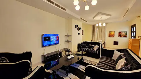 Fully Furnished three bedroom villa/2parking/big yard
