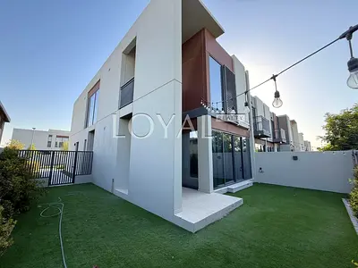 True Corner Unit | Single Row | Spacious