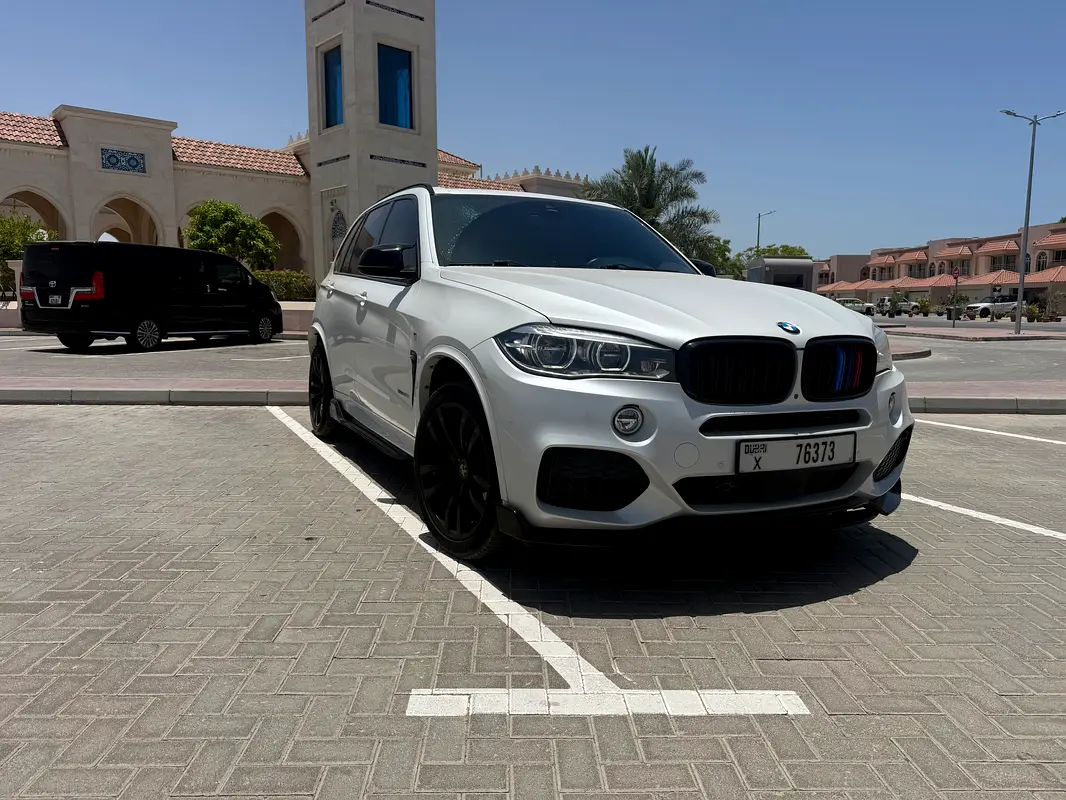BMW X5 2016 — photo 1 of 8