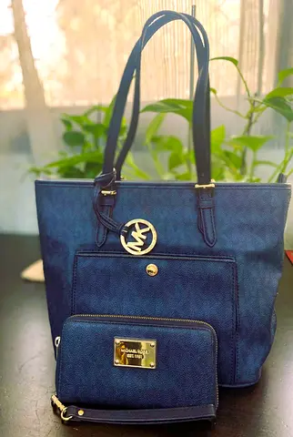 Michael Kors navy tote bag with matching wallet - preowned