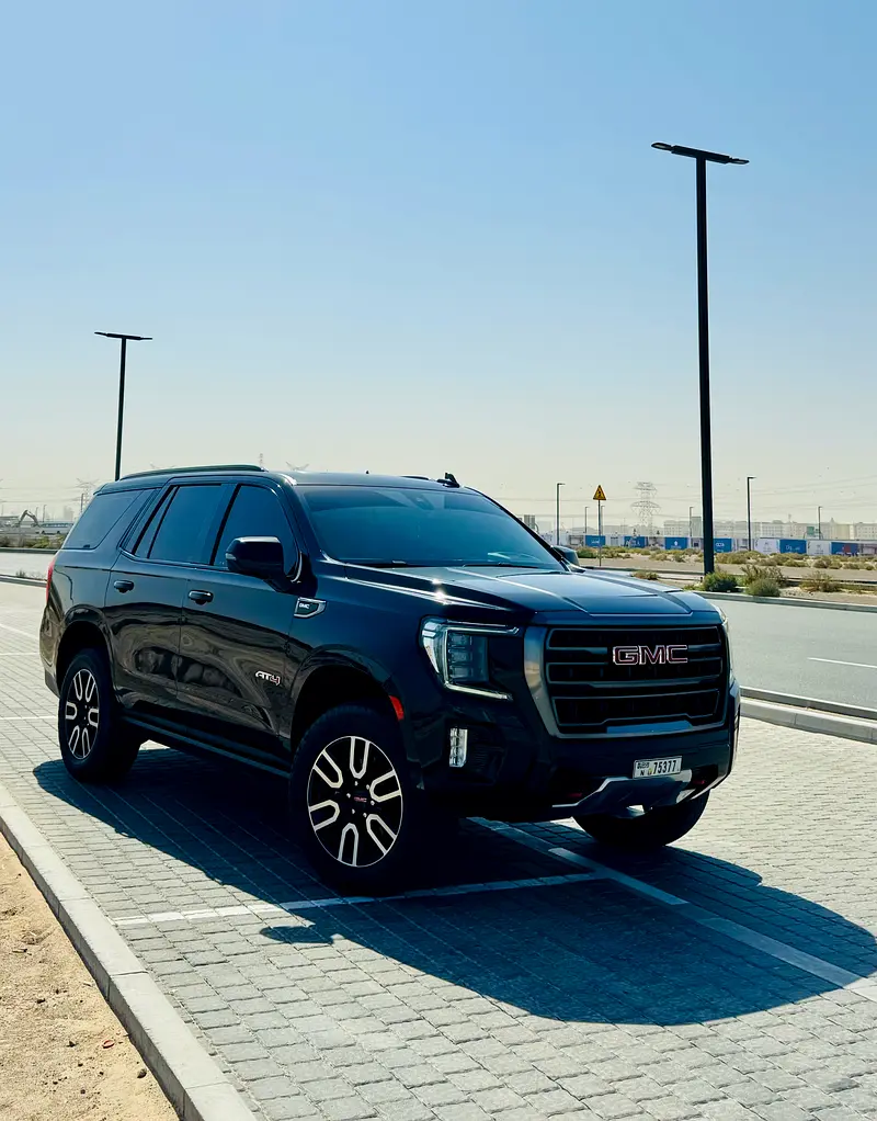 GMC Yukon 2022 — photo 1 of 8