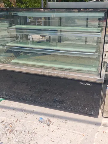 Urgent Cake display chiller for sale