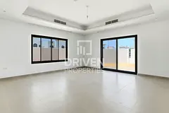 Corner 5BR Villa | Double Row | Ready to Move In
