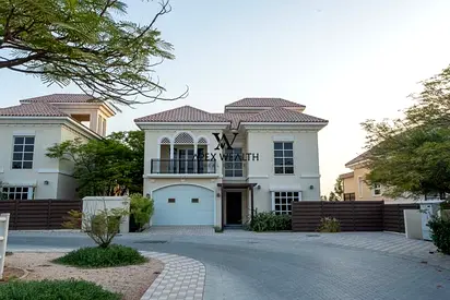 Luxury 5BR Villa | Private Pool | Vacant | Single Row