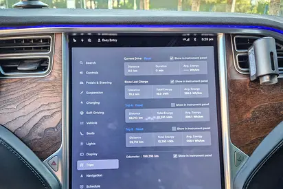 2017 Tesla MODEL X — миниатюра 16