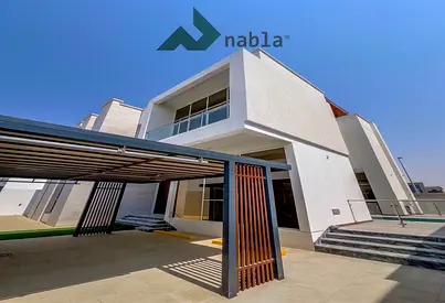 Private Pool | Single Row | Spacious Layout