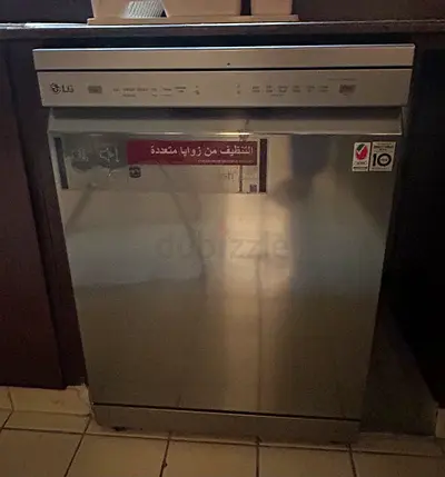 LG stainless steel freestanding dishwasher - excellent condition