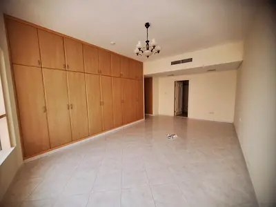 كبر مساحه ثلاثه وصاله اطلاله بحريه في المجاز 3- 3 حمام- تكييف مركزى باركن- جيم مسبح ساونا جاكوزي خزائن حائط-غرفة خادمه