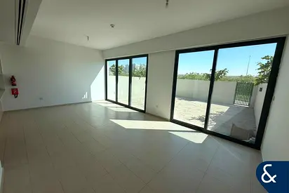 3 Bedrooms | Single Row | Spacious Layout