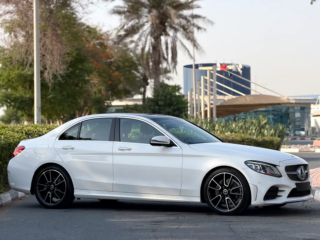Mercedes-Benz C-Class 2020 — photo 1 of 18