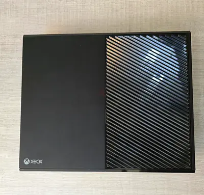 Xbox One + Controller + Kinect + Games