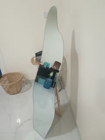 Full-Length Free-Standing Curvy Mirror with Wooden Easel Stand