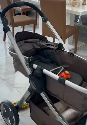 Giggles Khaaki convertible stroller cum bassinet