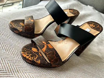Diane von Furstenberg leather block heel sandals - size 40-41 (US 10), gently used
