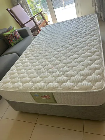 Large single mattress with base - lightly used, clean
