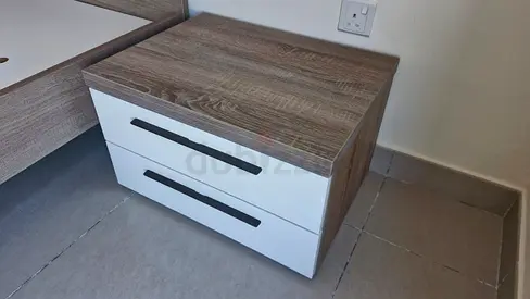 Queen Bed with 2 Side Tables