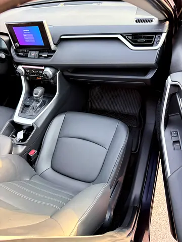 صورة 9 لـ 2025 Toyota RAV 4