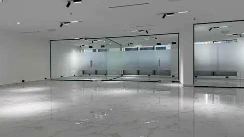 Brand-New Renovated | Vacant | Close to Metro