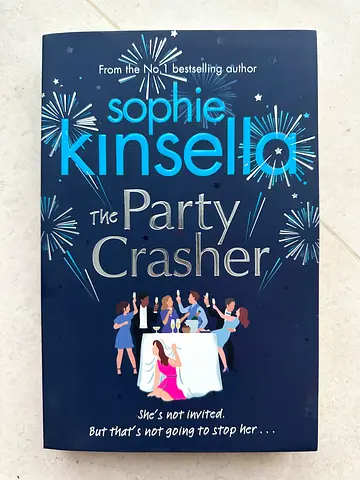 The Party Crasher by Sophie Kinsella - Paperback