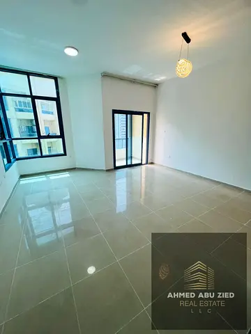 اكبر ثلاث غرف وصاله / غرفه خادمه / استور /مطبخ واسع / بلكونه مفتوحه / تشطيبات سوبر ديلوكس / لوكيشن مميز بجوار السفير مول / سعر مميز / تسهيلات في الدفع