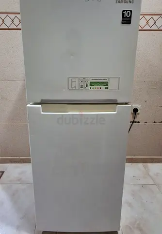 Samsung Top Freezer Refrigerator - White, Good Condition