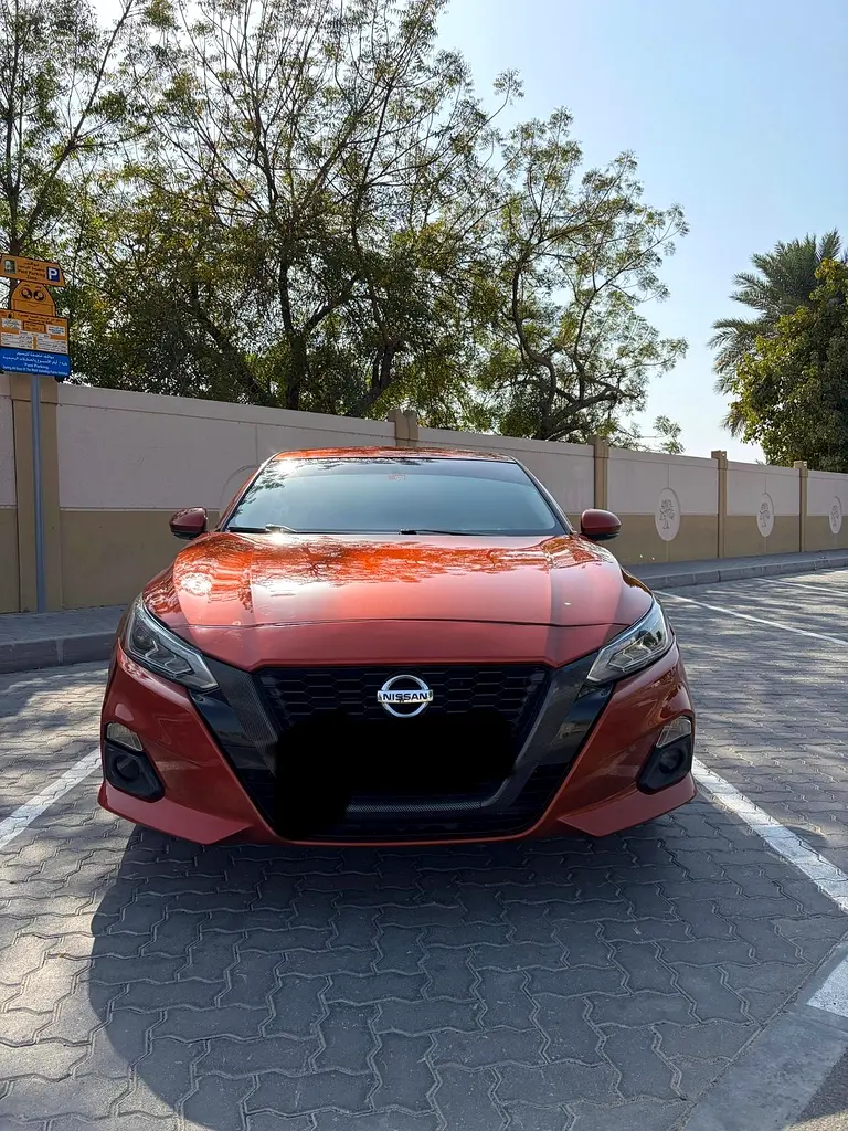 Nissan Altima 2019 — photo 1 of 11