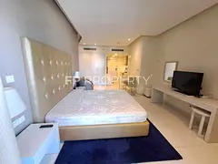 Spacious | Studio Apartment Canal View