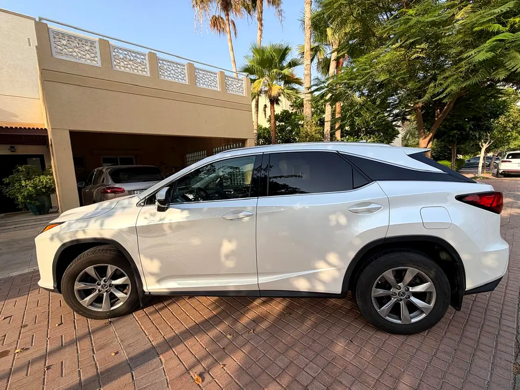Lexus RX-Series 2018 — photo 1 of 5