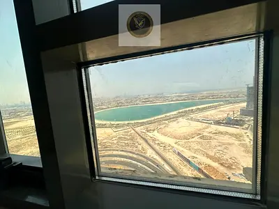 شقه دوبليكس ثلاث غرف وصاله مع غرفه خادمه ماستر مساحات واسعه اطلاله بحريه بالكامل مع خزائن بالحائط علي مخرج دبي
