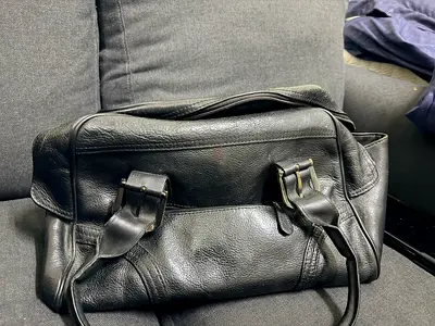 Black leather bag good condition