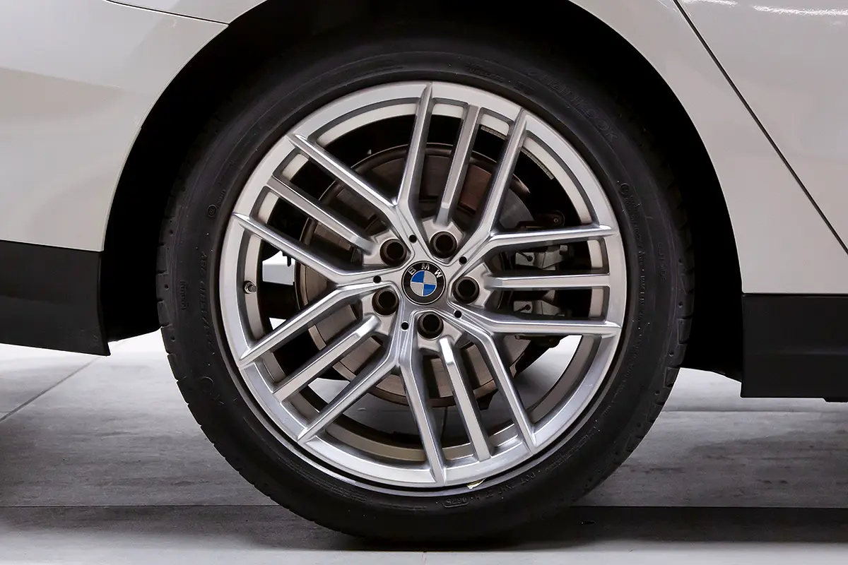 BMW 5-Series 2026