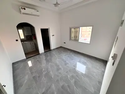 اول ساكن غرفه وصاله في العاليه مساحه كبيره غرفه ماستر مع بلكونه صيانه فري ع المالك