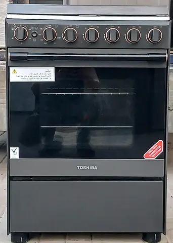 Toshiba freestanding gas cooker with oven