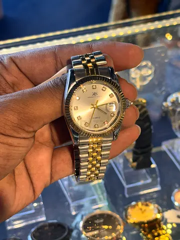 Two-tone mens wristwatch with diamond markers (automatic style)