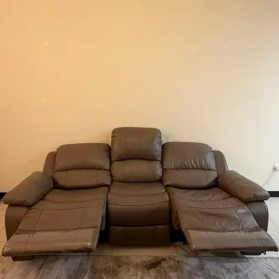 3-seater brown leather reclining sofa with two  electric recliners