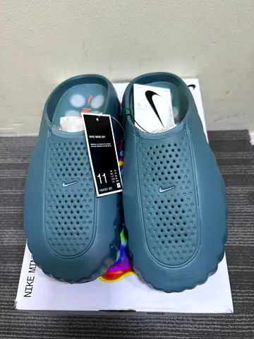 Nike Mind 001