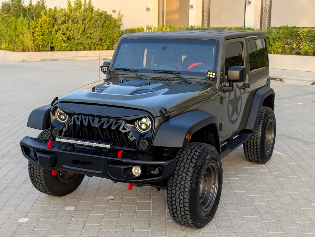 Jeep Wrangler 2015 — photo 1 of 19