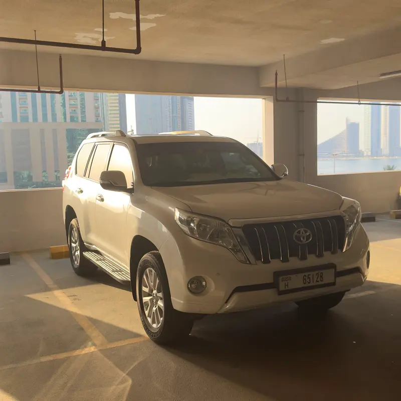 Toyota Prado 2017 — photo 1 of 18