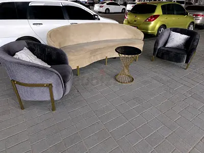Sofa 5 parsn like new