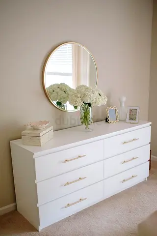 White 6-Drawer Dresser / Vanity