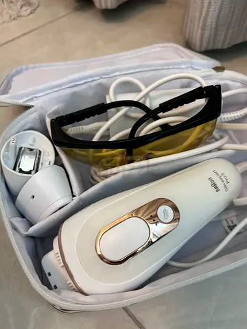 Braun IPL Hair Removal Device with Extra Cartridge and Safety Glasses - Good Condition
