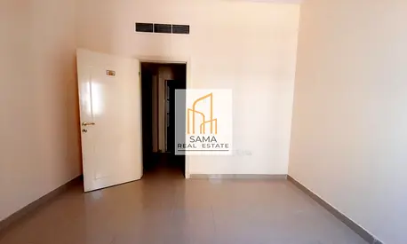 Beautiful offter 1bhk on road building close to madina shopping center only 32k